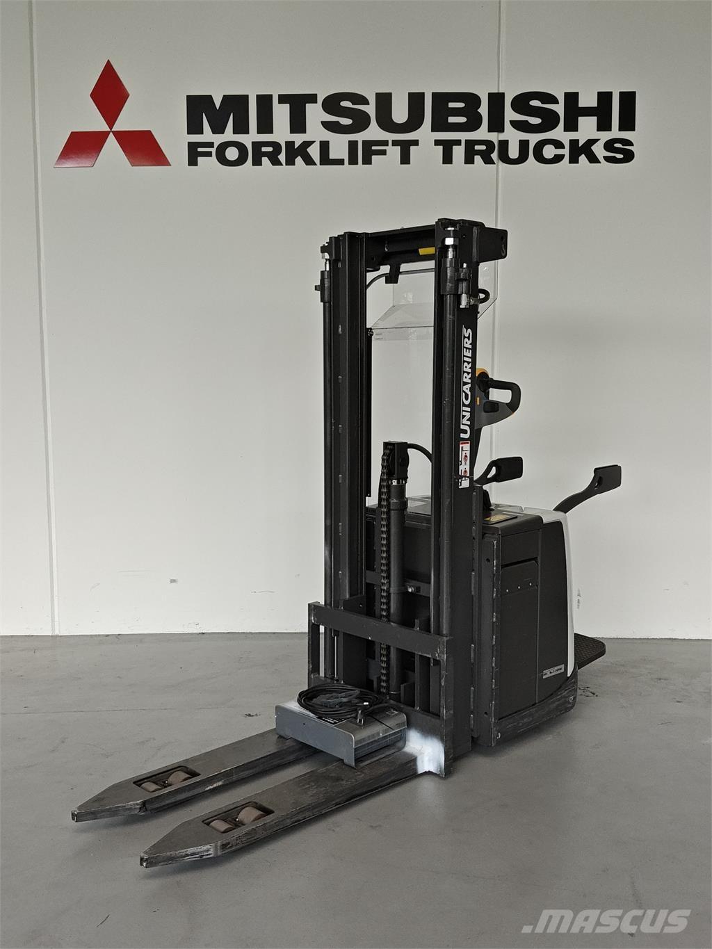 Atlet PSP160 Platvormiga virnastajad