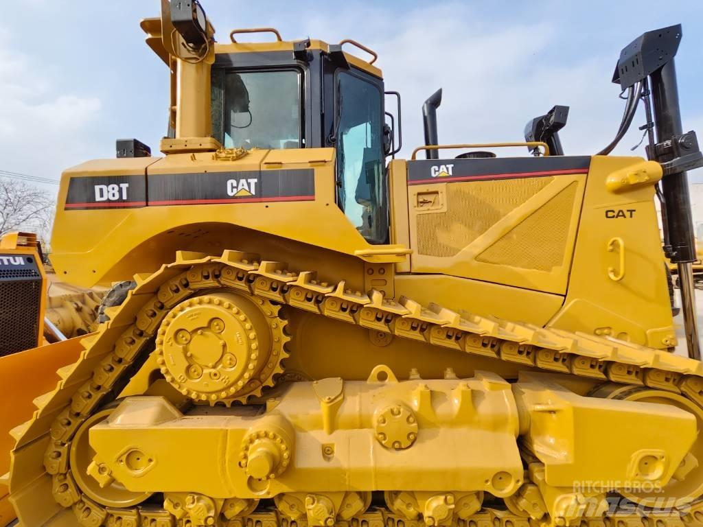 CAT D 8 T Buldooserid