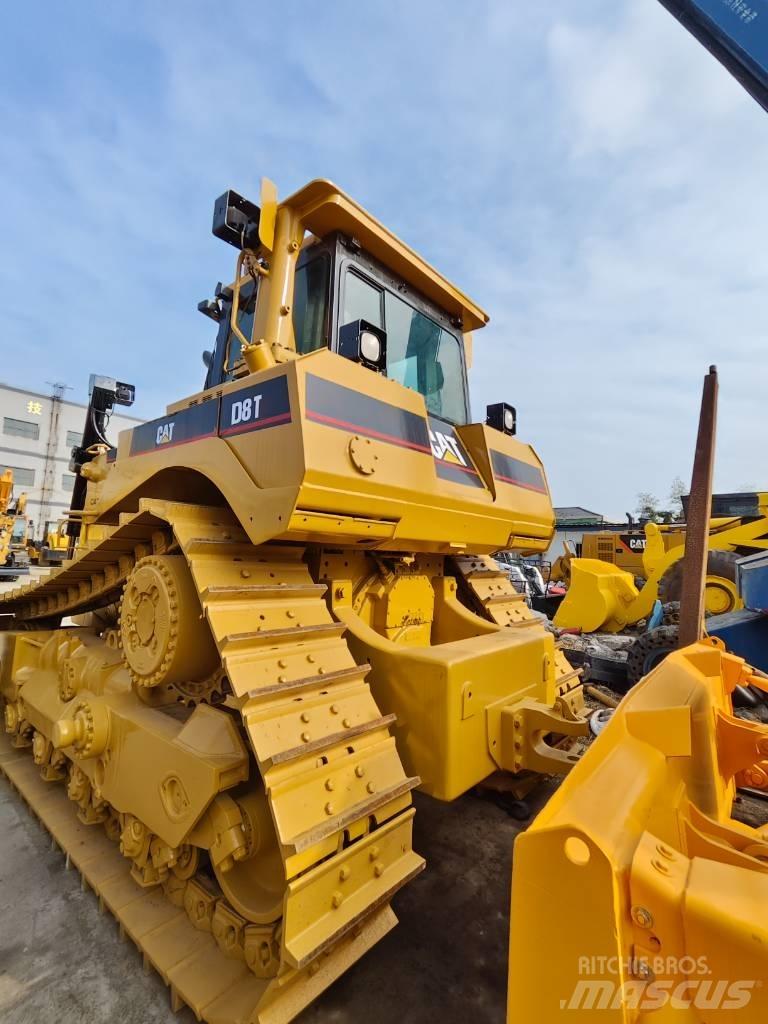 CAT D 8 T Buldooserid
