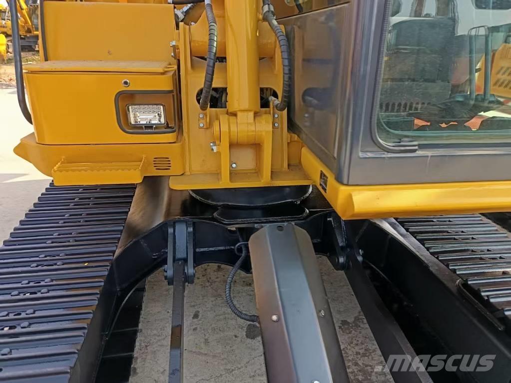 Komatsu PC 70 Roomikekskavaatorid