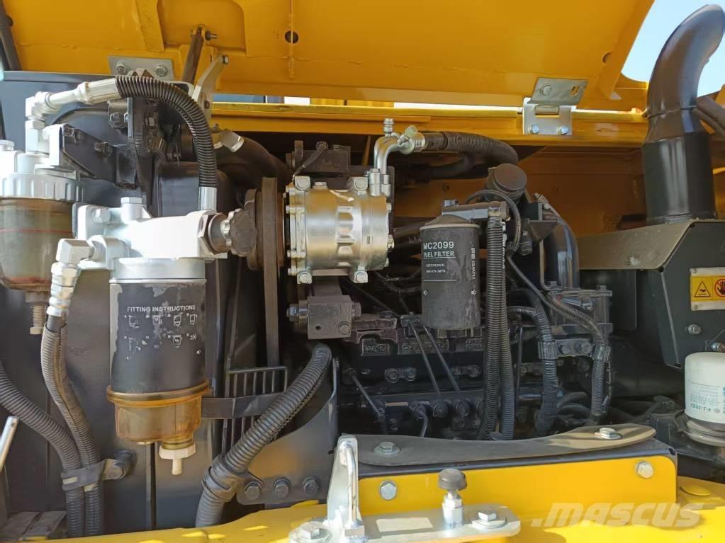 Komatsu PC 70 Roomikekskavaatorid