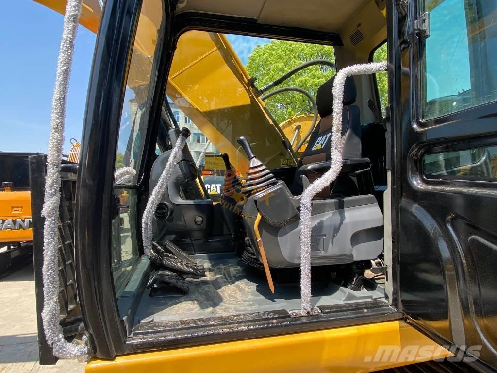 CAT 320 D Roomikekskavaatorid