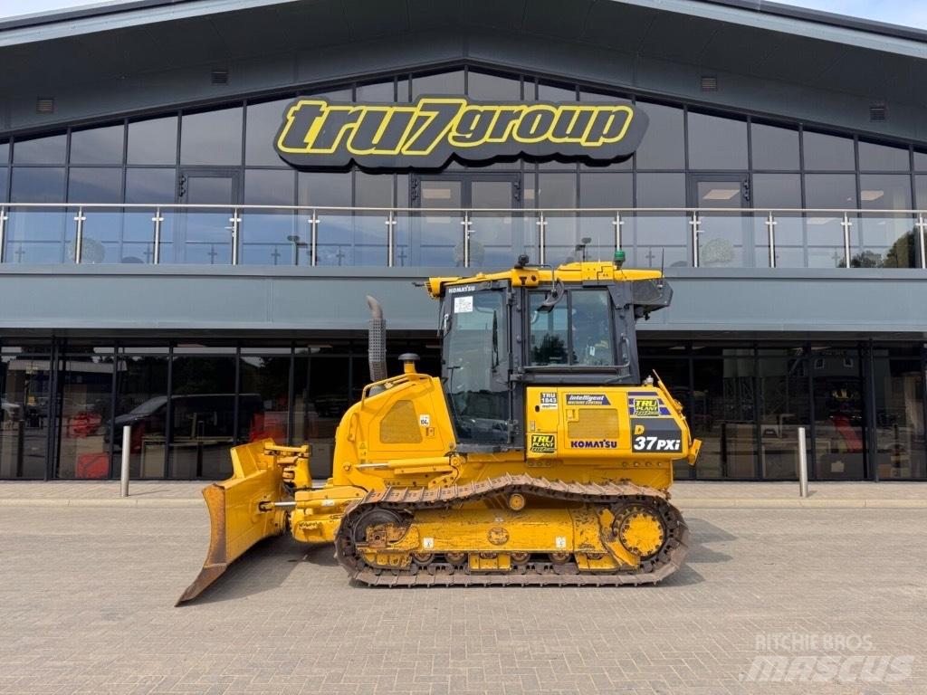 Komatsu D37PXi-24 Buldooserid