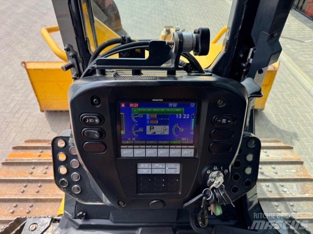 Komatsu D37PXi-24 Buldooserid