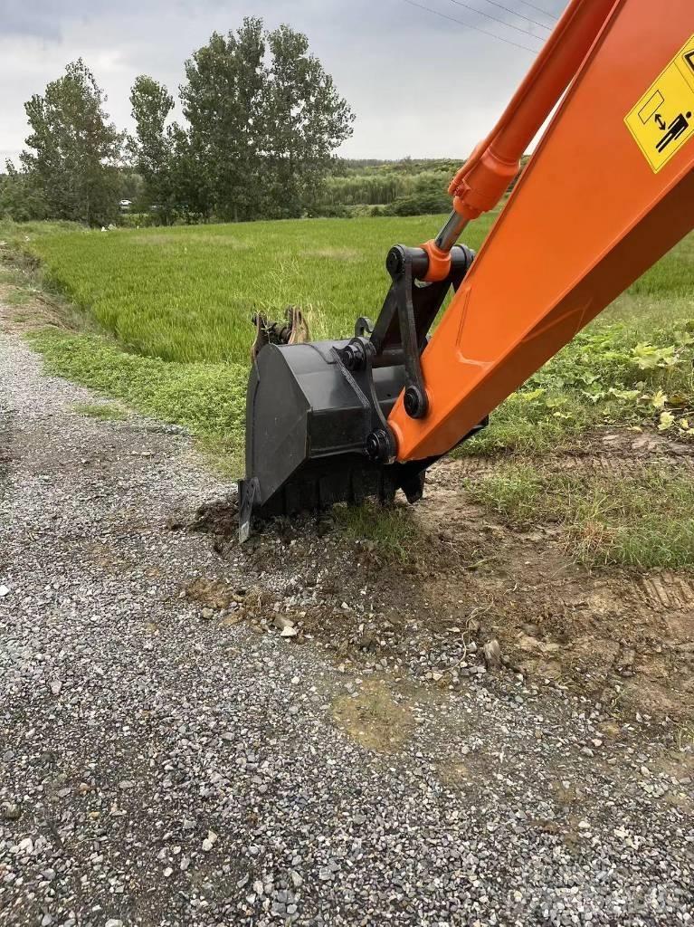 Hitachi ZX 120 Roomikekskavaatorid