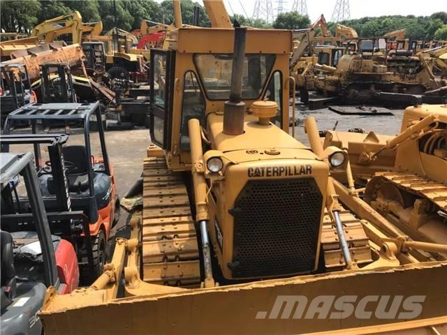 CAT D 6 D Buldooserid