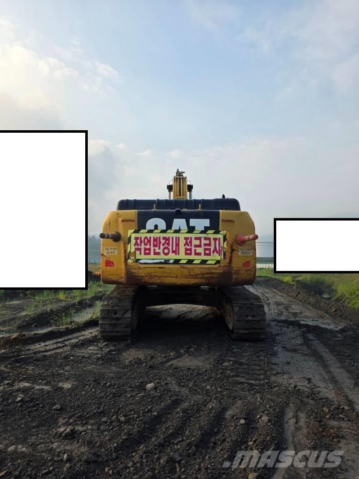 CAT 330FL Roomikekskavaatorid