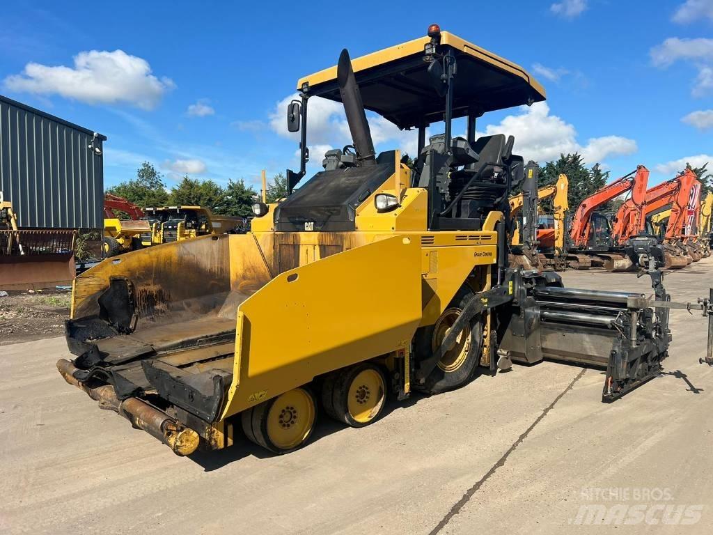 CAT AP 500 F Asfaldilaoturid