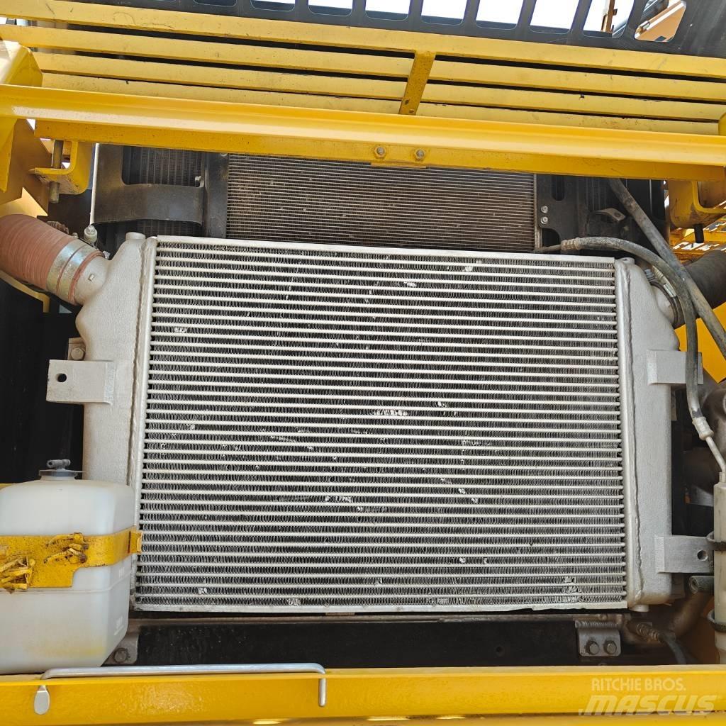 Komatsu 360-7 Roomikekskavaatorid