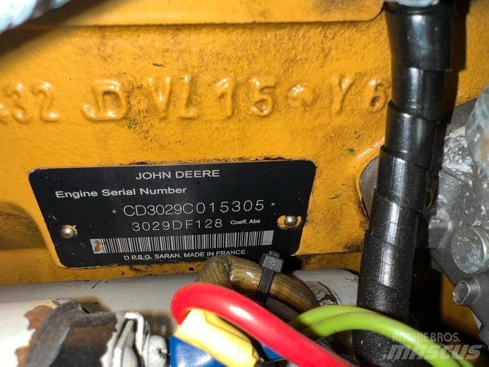  2x John Deere 25 KVA Diiselgeneraatorid