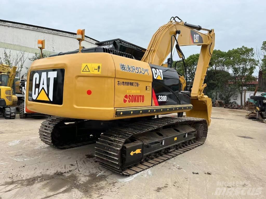 CAT 320 D Roomikekskavaatorid