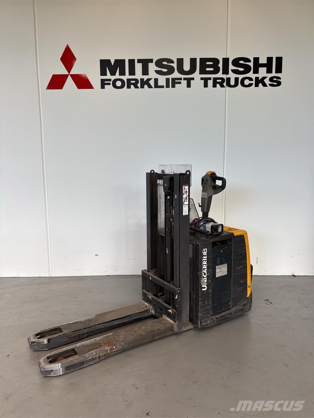 Atlet PDP200 Platvormiga virnastajad