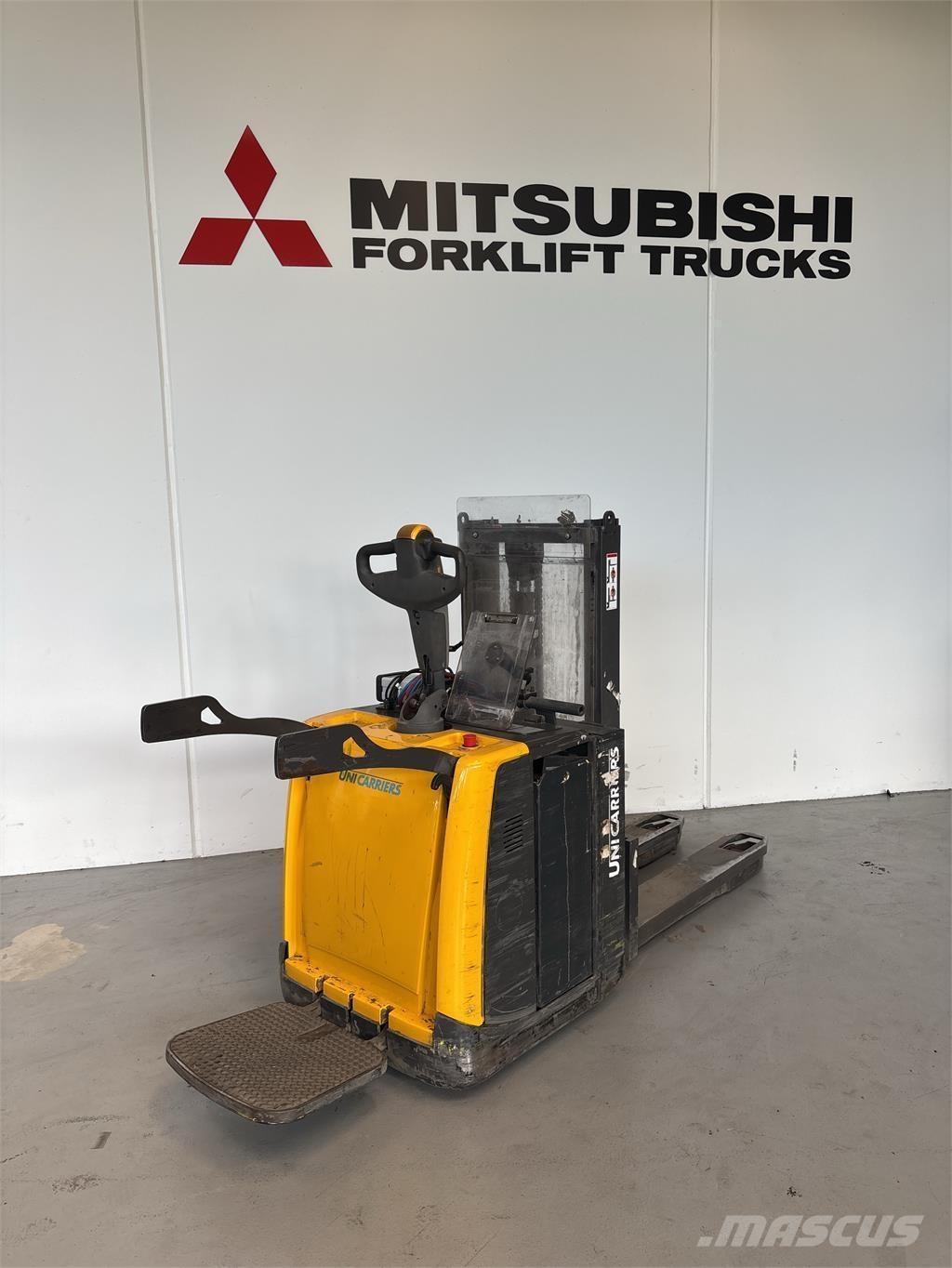 Atlet PDP200 Platvormiga virnastajad