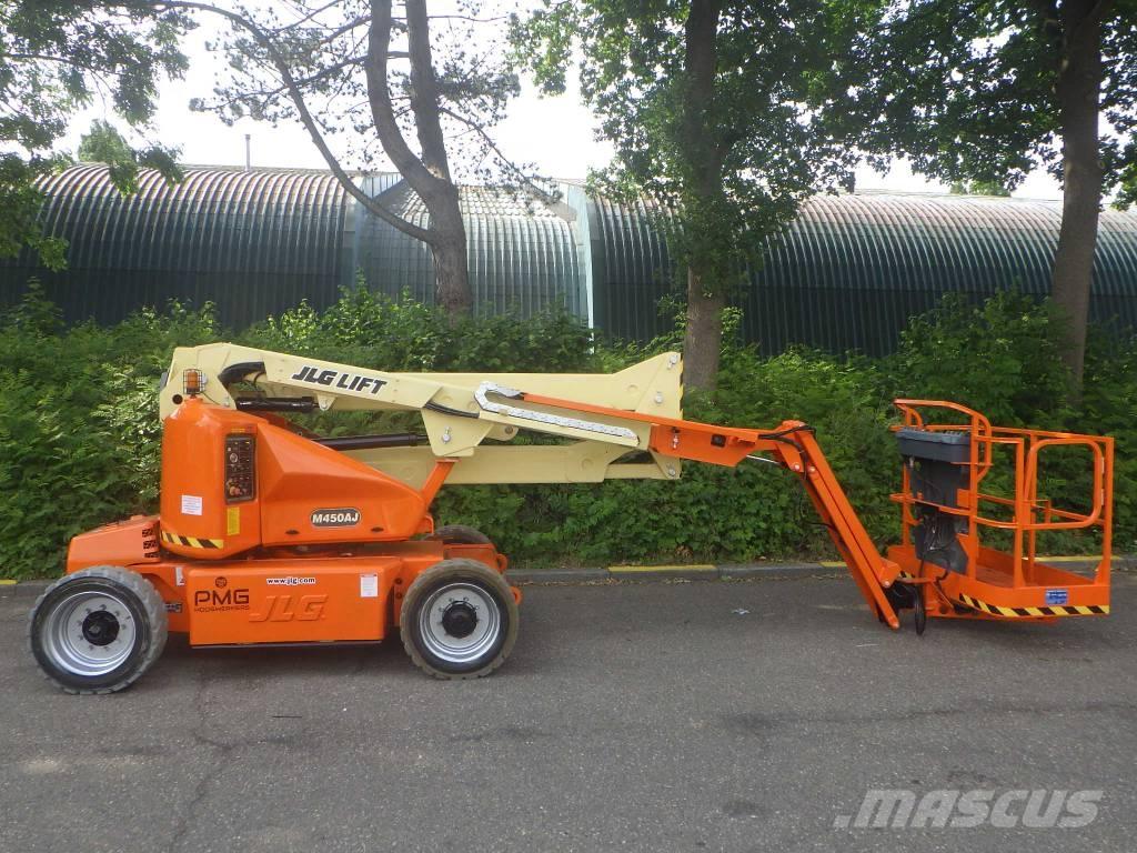 JLG M450AJ Iseliikuvad poomtõstukid