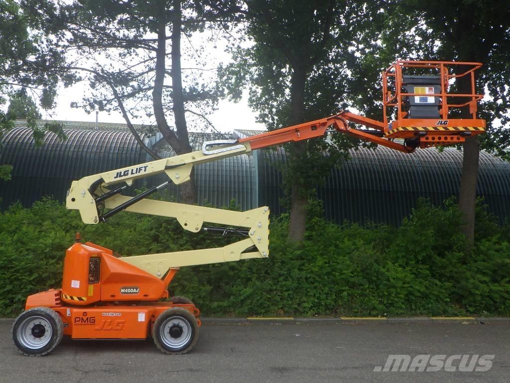 JLG M450AJ Iseliikuvad poomtõstukid