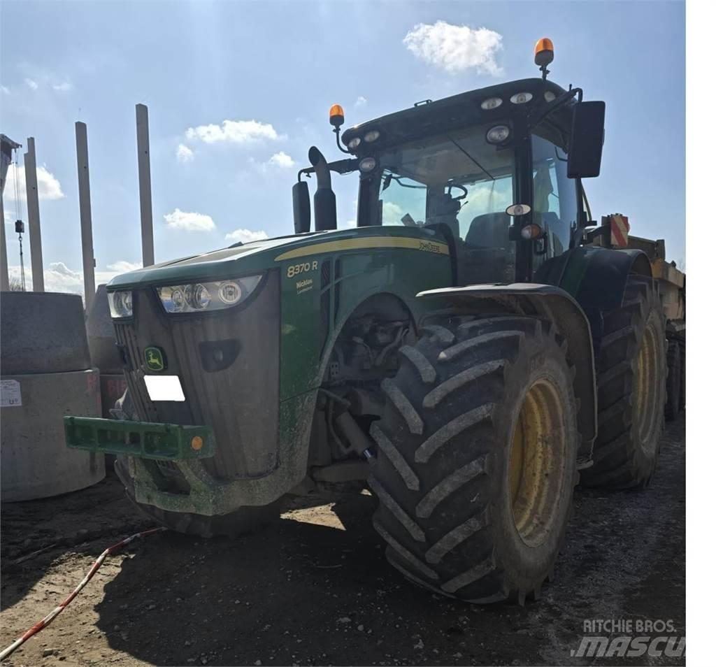 John Deere 8370R Traktorid