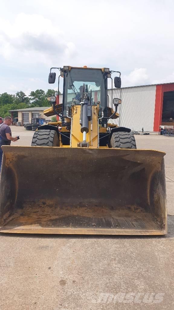 CAT 930 H Rataslaadurid