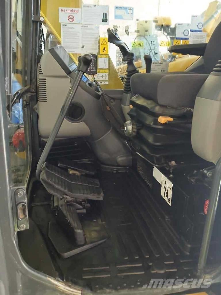 Komatsu PC78US-10 Väikeekskavaatorid 7t-12t