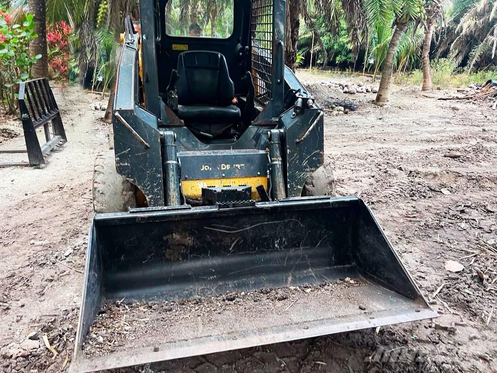 John Deere 312 Kompaktlaadurid