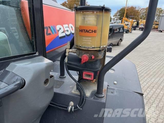 Hitachi ZW 250-6 Rataslaadurid