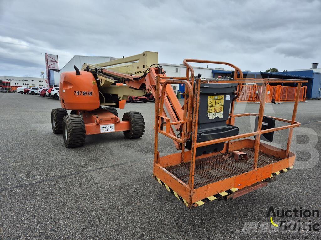 JLG 450 AJ II Iseliikuvad poomtõstukid