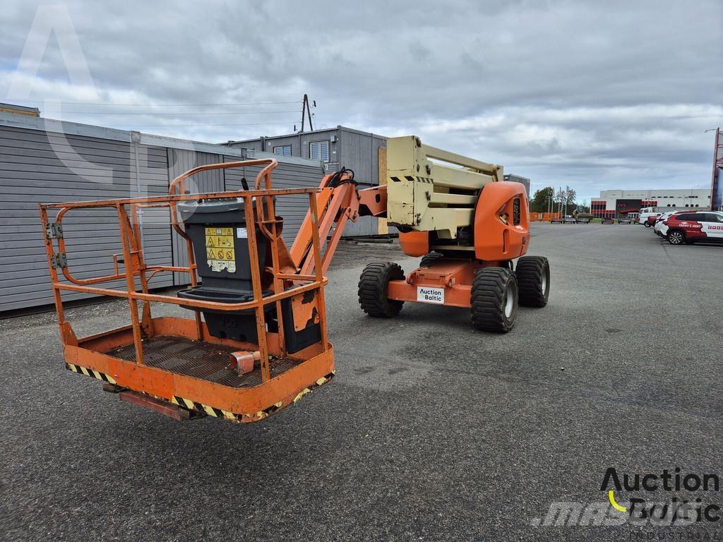 JLG 450 AJ II Iseliikuvad poomtõstukid