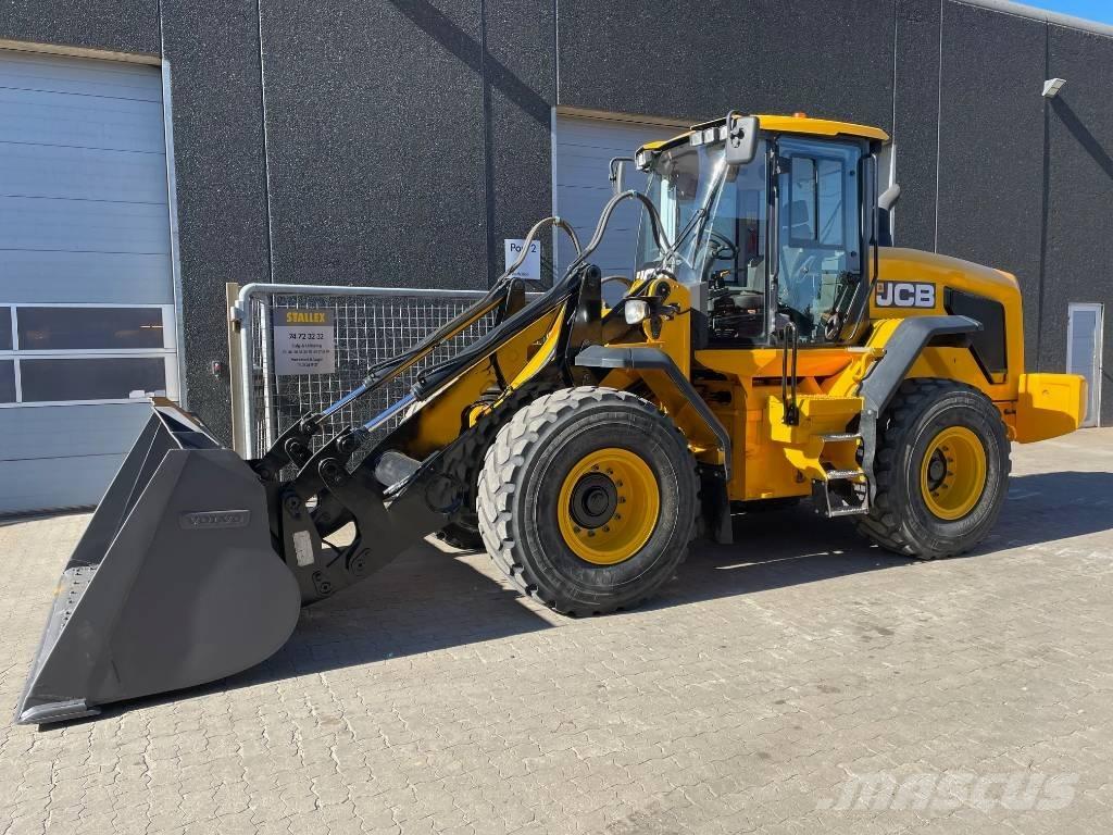 JCB 427 Rataslaadurid