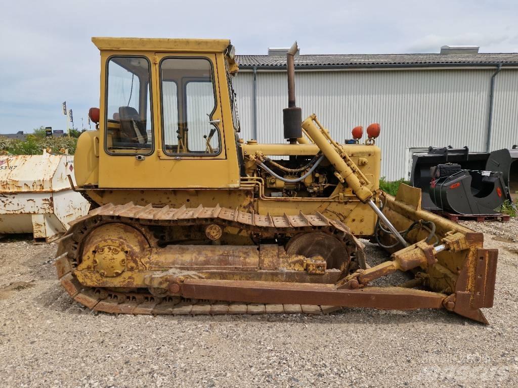 CAT D 4 D Buldooserid