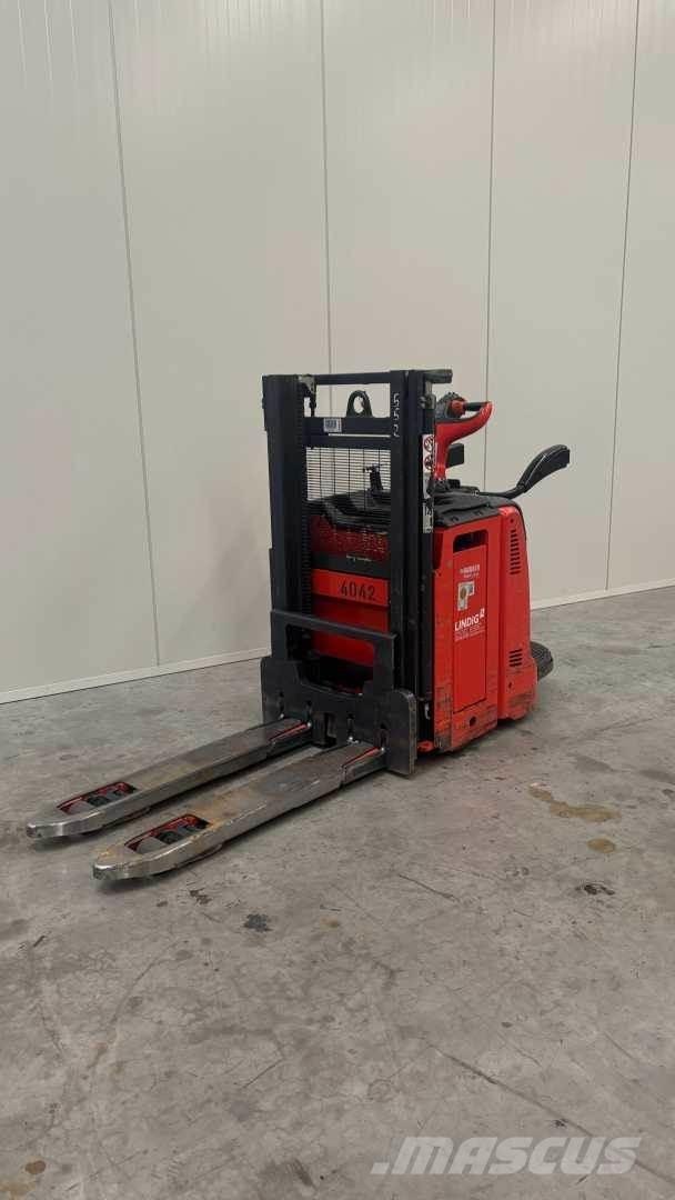 Linde D12AP Platvormiga virnastajad