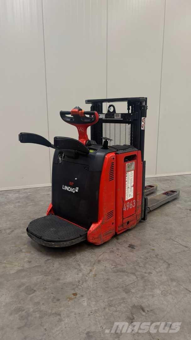 Linde D12AP Platvormiga virnastajad