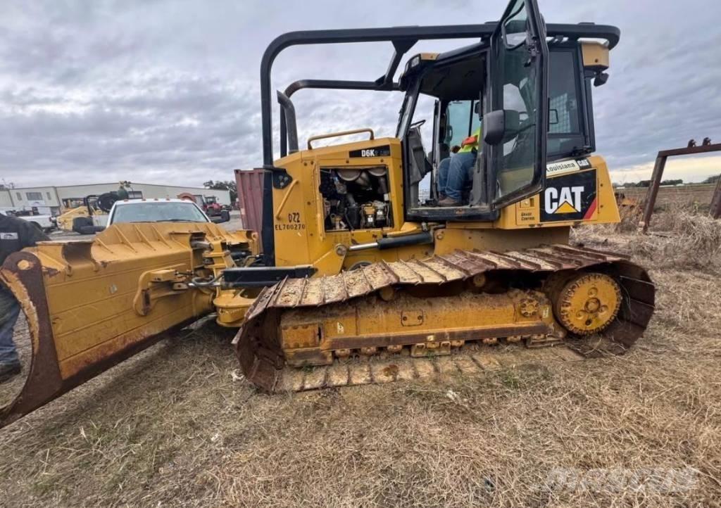 CAT D 6 M Buldooserid