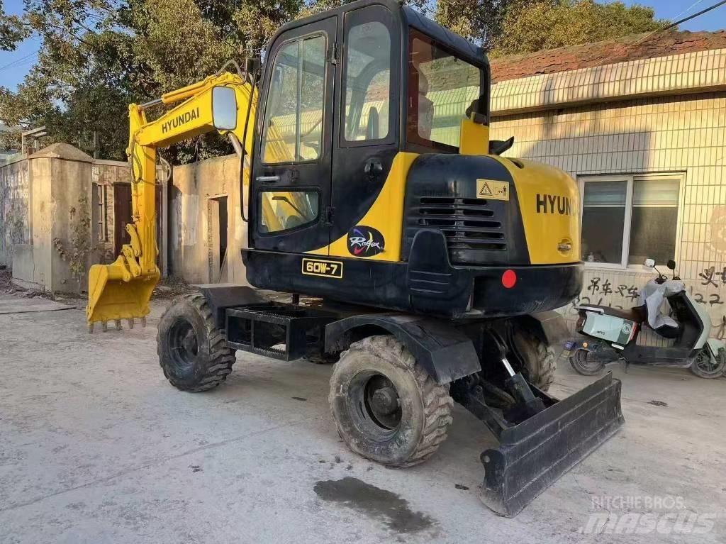 Hyundai 60 W Ratasekskavaatorid