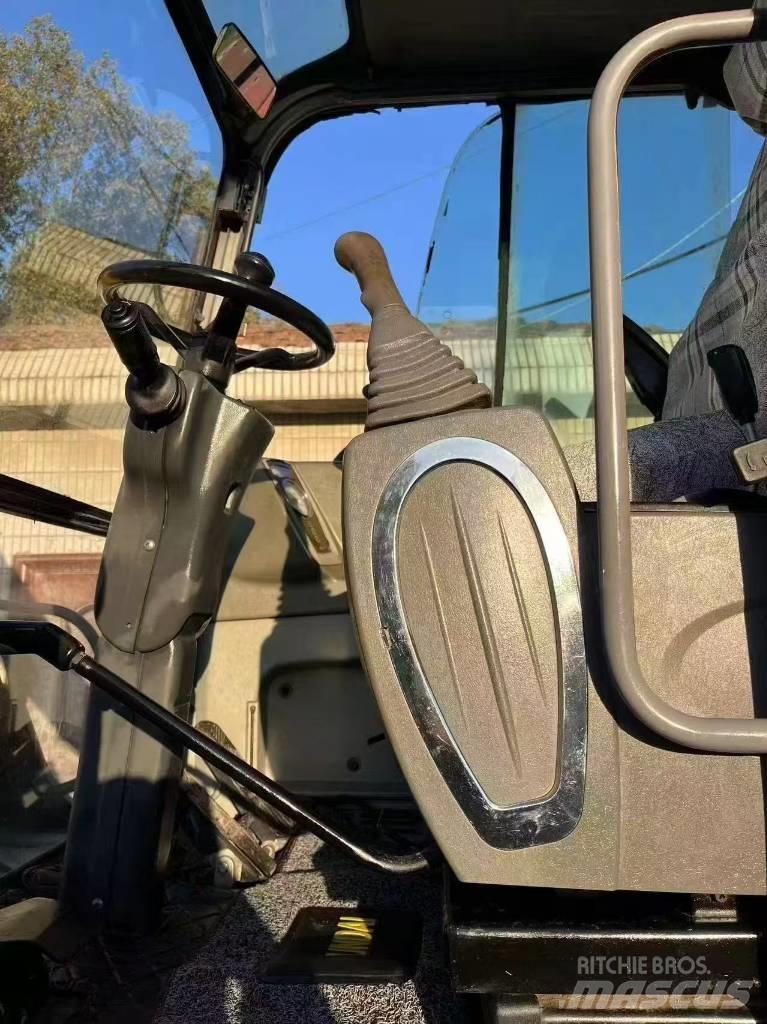 Hyundai 60 W Ratasekskavaatorid