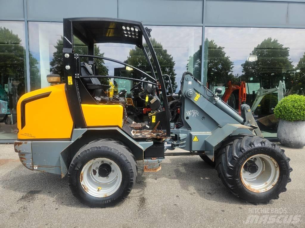 GiANT v5003 x-tra Väikelaadurid