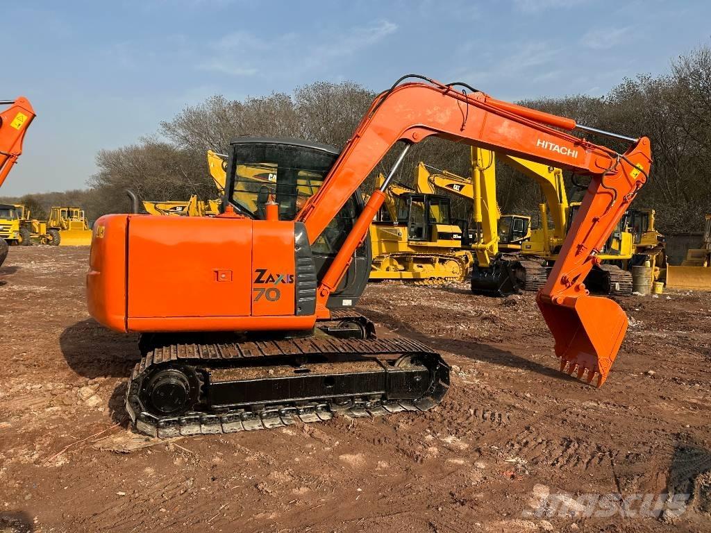 Hitachi ZX 70 Väikeekskavaatorid 7t-12t