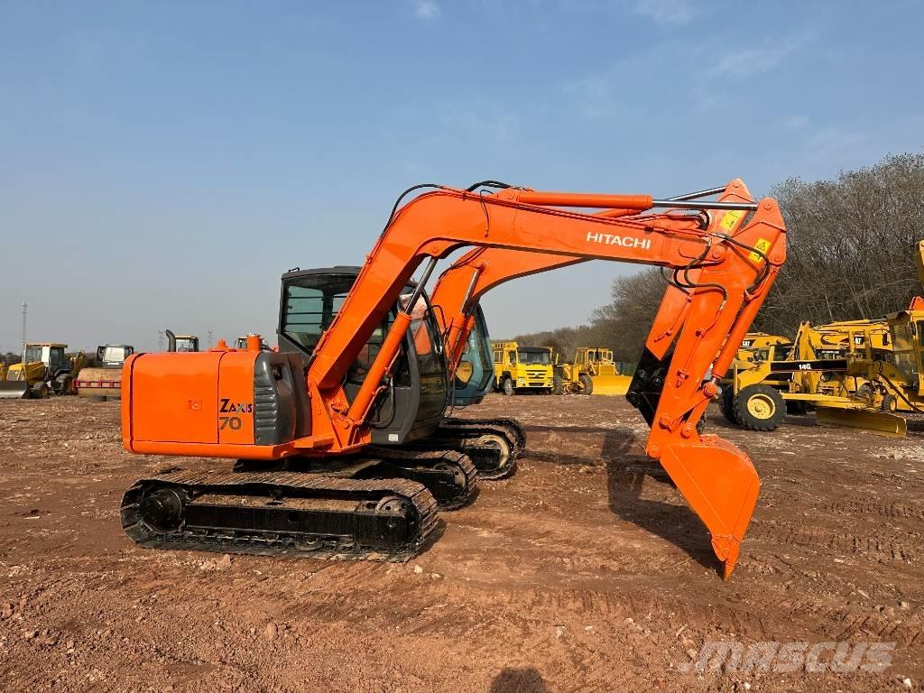 Hitachi ZX 70 Väikeekskavaatorid 7t-12t
