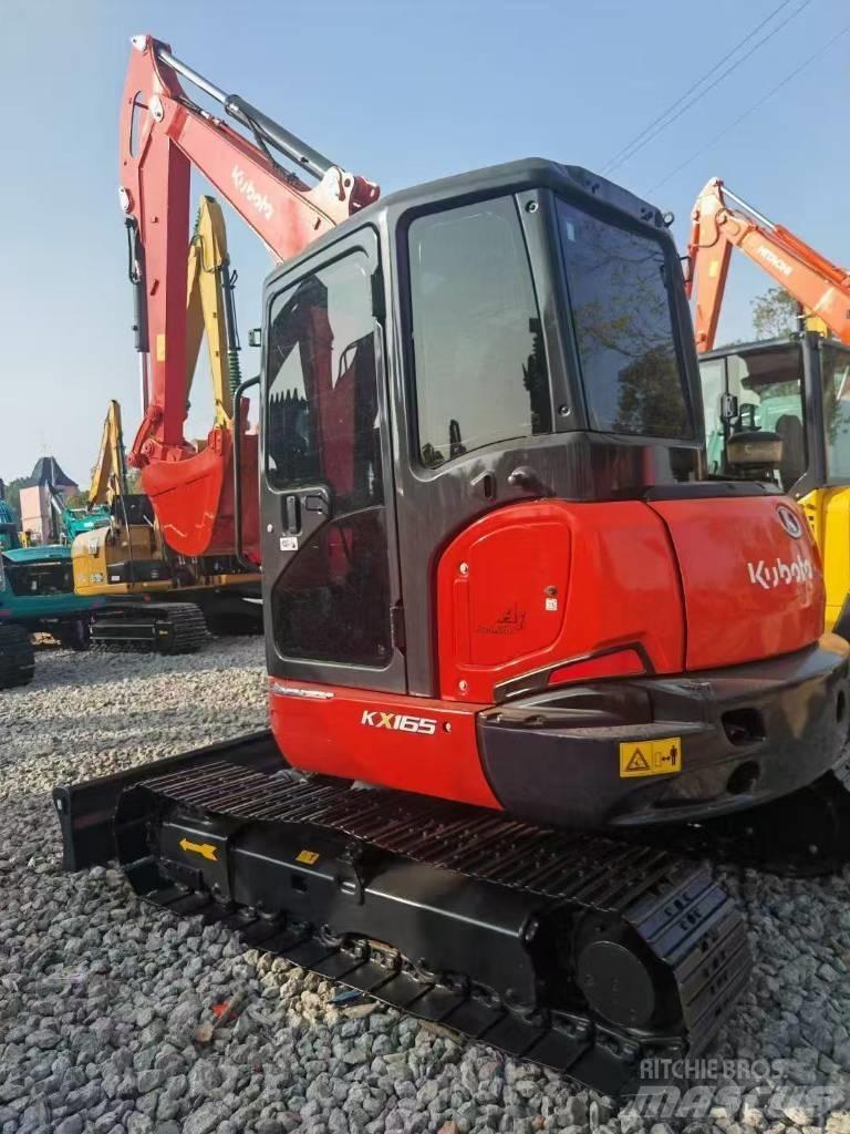 Kubota 165 Roomikekskavaatorid