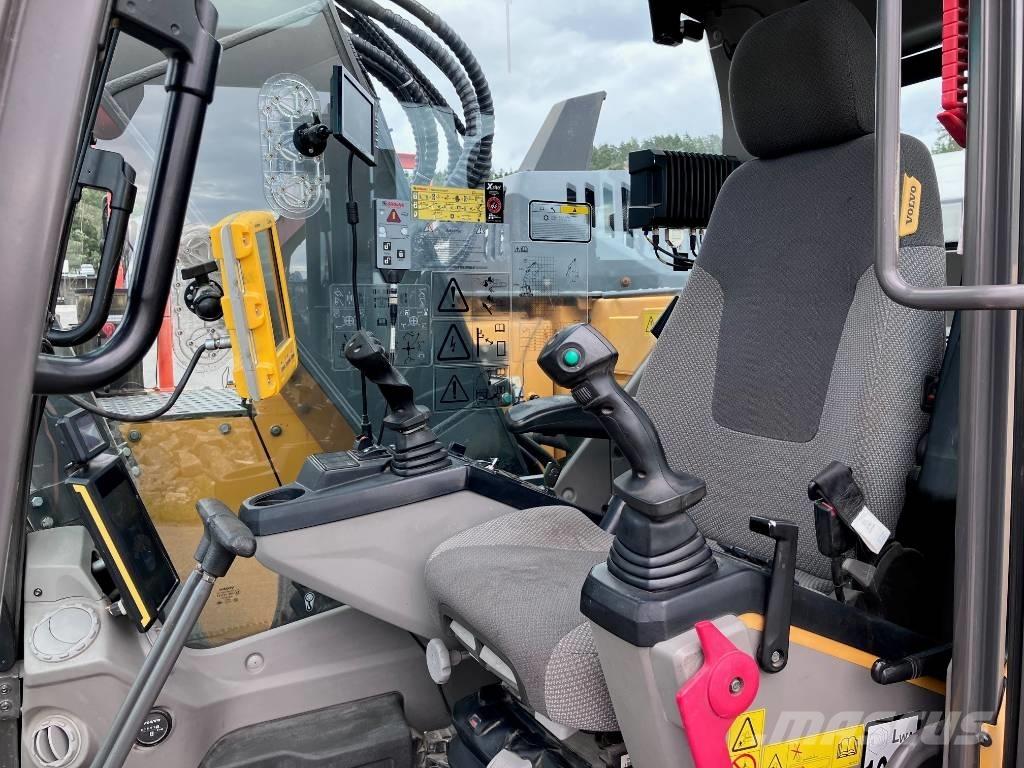 Volvo ECR235EL Roomikekskavaatorid