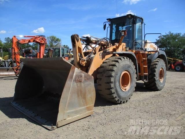 CASE 921 E Rataslaadurid