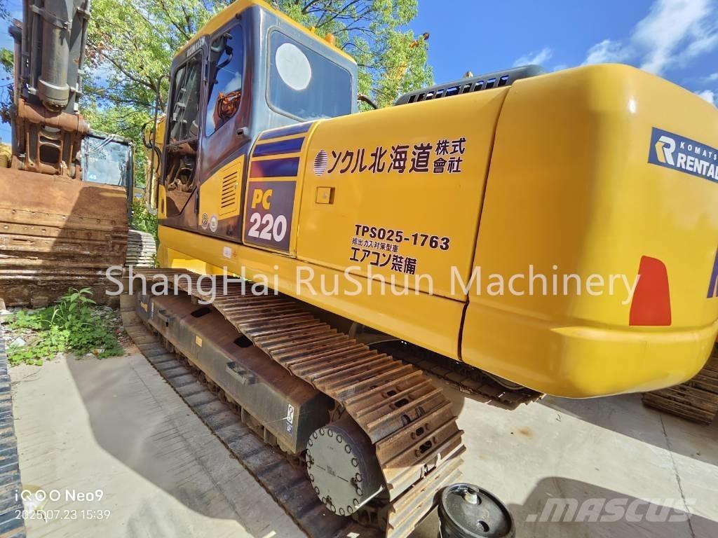 Komatsu 220-7 Roomikekskavaatorid