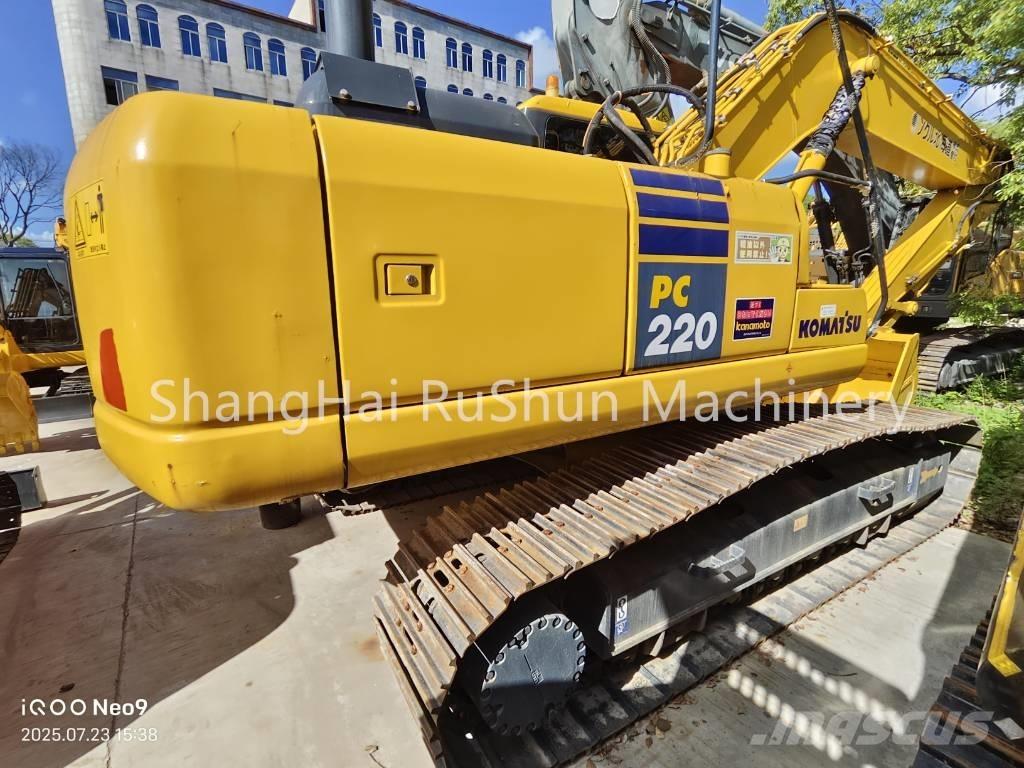 Komatsu 220-7 Roomikekskavaatorid