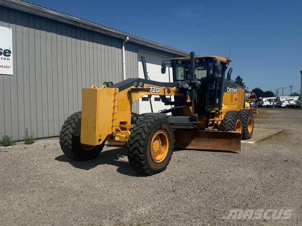John Deere 672 GP Greiderid