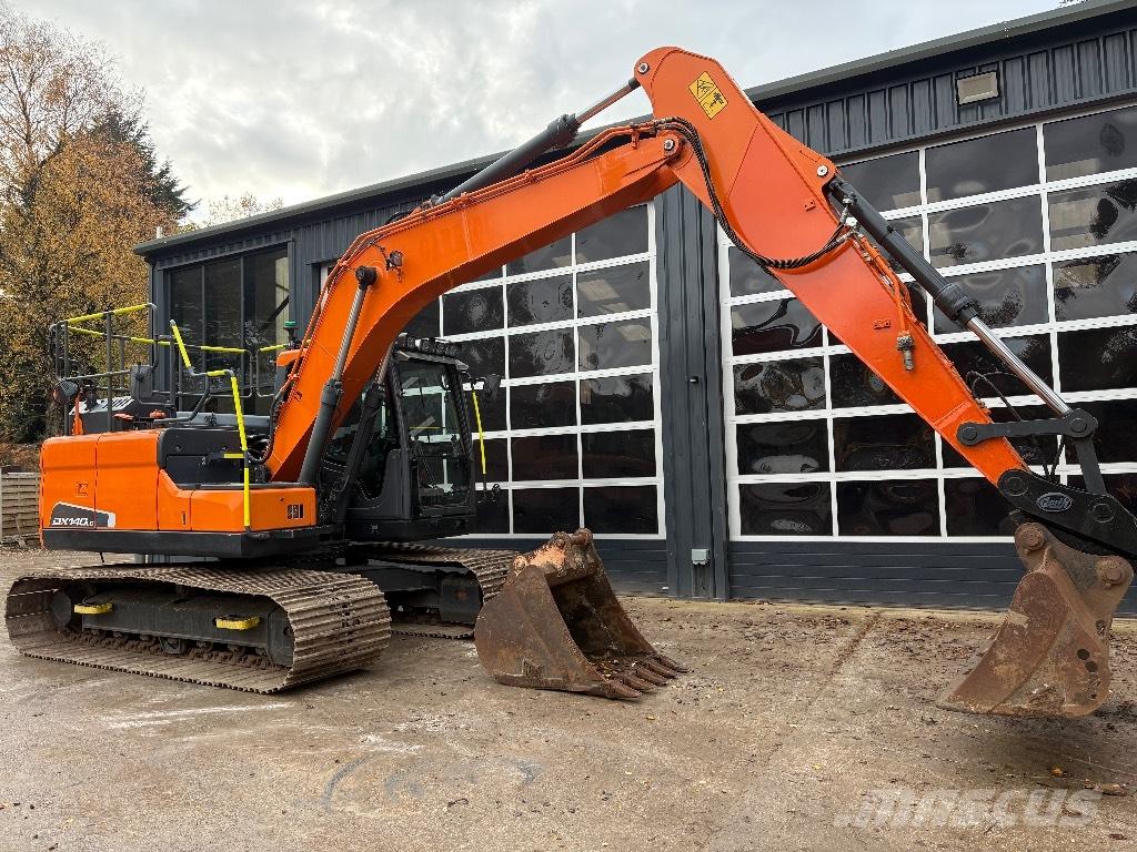 Doosan DX 140 LC Roomikekskavaatorid