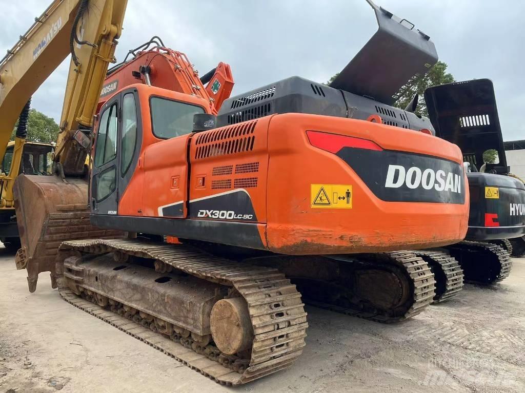 Doosan DX300LC-9C Roomikekskavaatorid