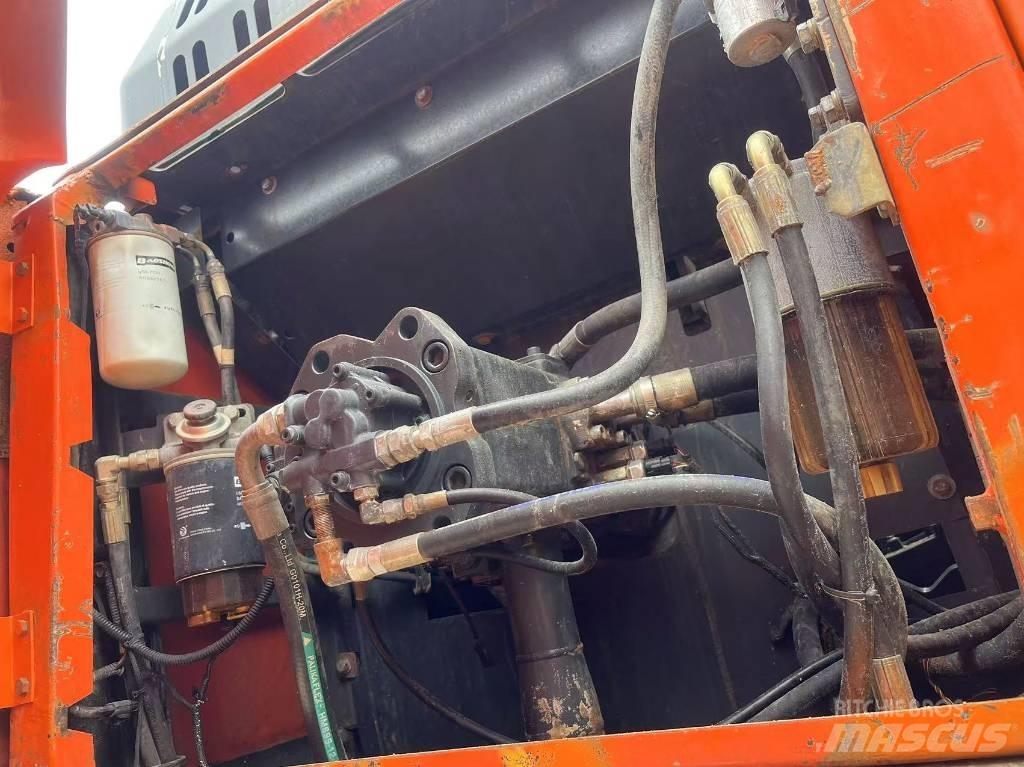 Doosan DX300LC-9C Roomikekskavaatorid
