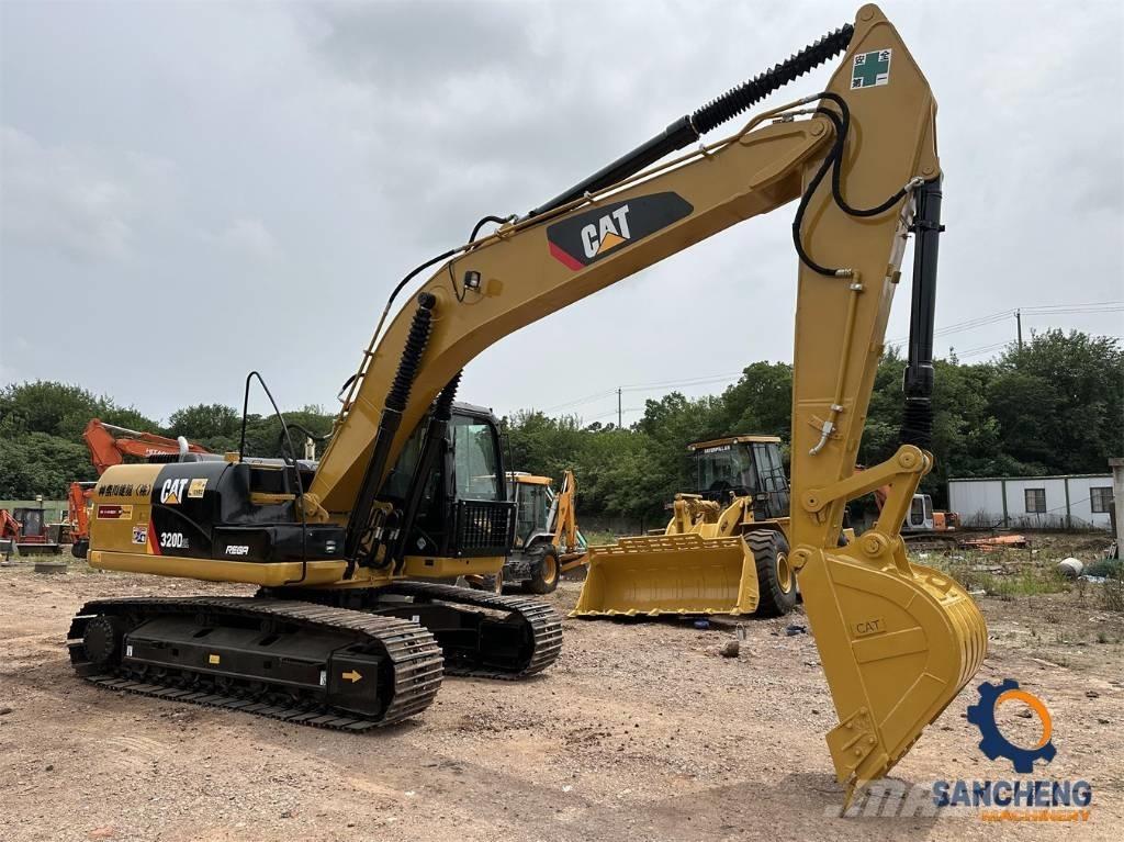 CAT 320D Roomikekskavaatorid