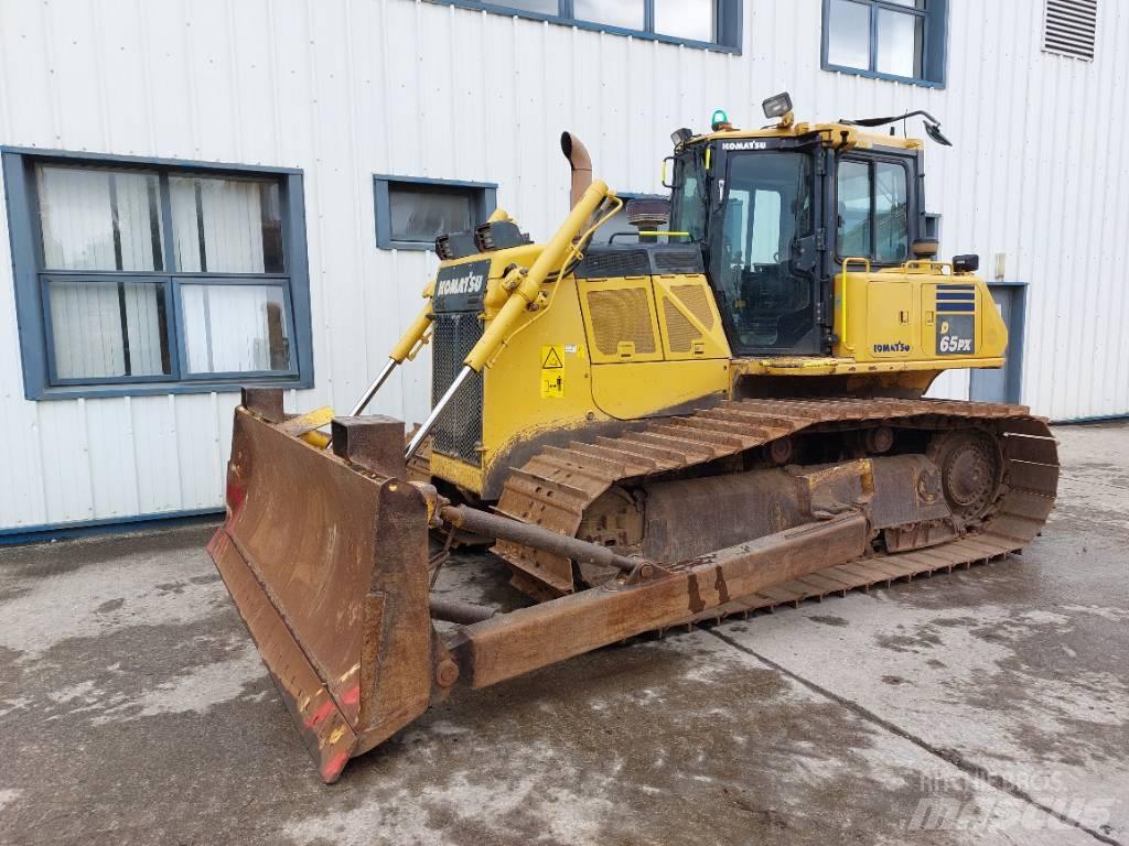 Komatsu D65PX-18 Buldooserid