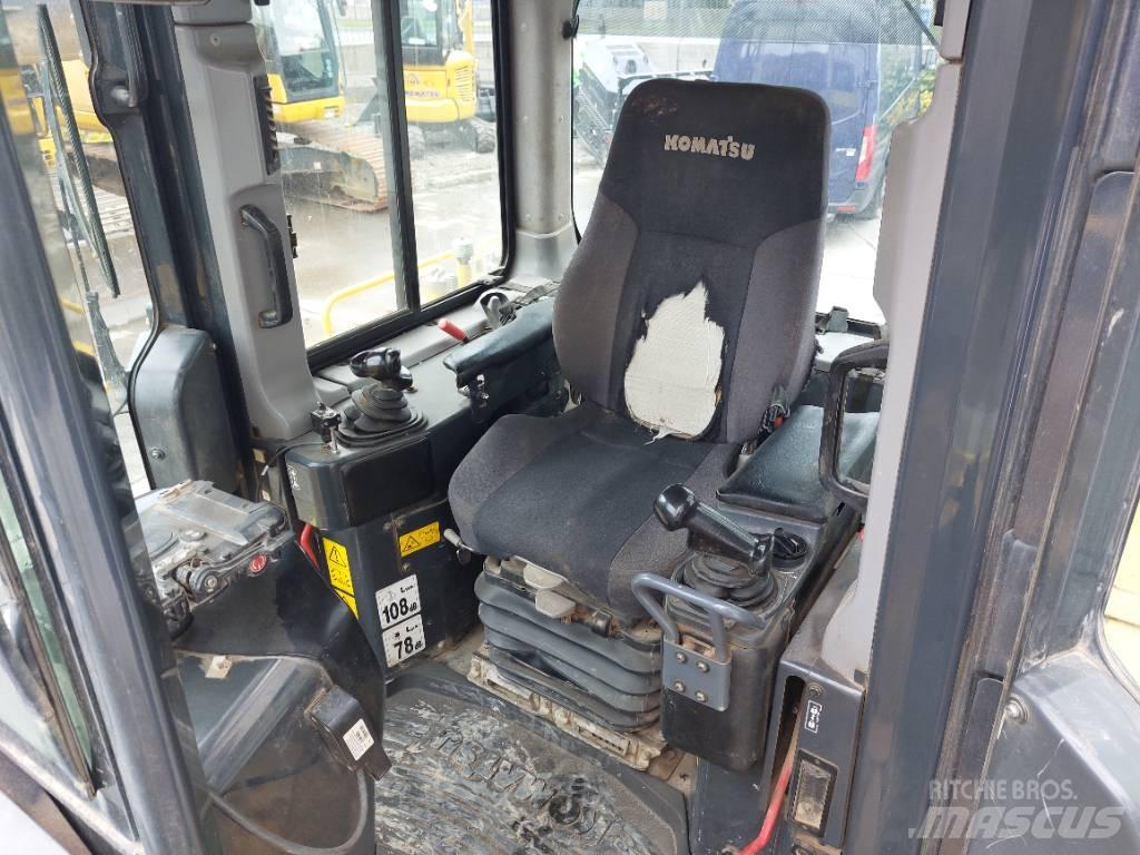 Komatsu D65PX-18 Buldooserid