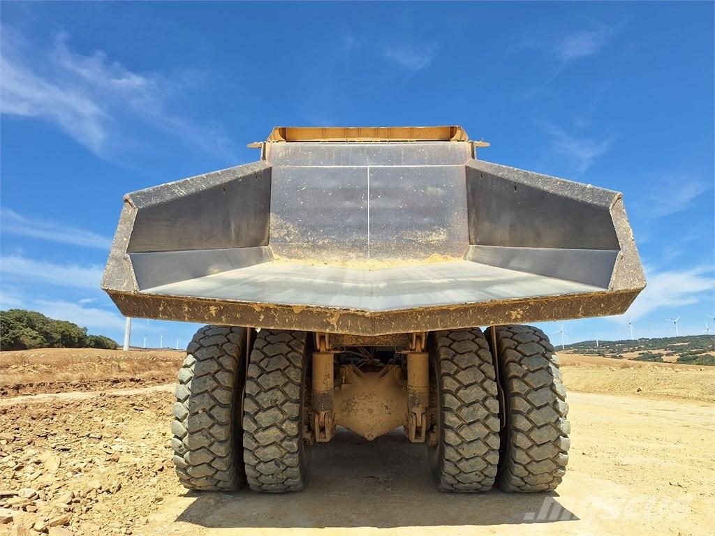 Komatsu HD 605-7E0 Karjääriveokid