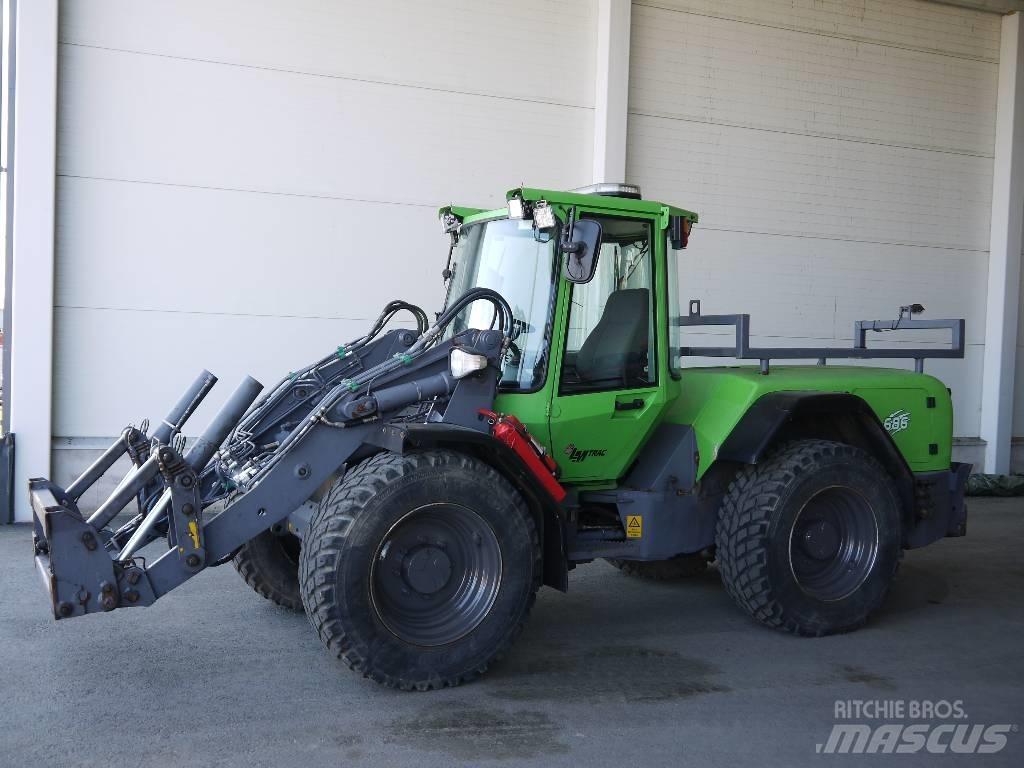 LM Trac 686 Rataslaadurid